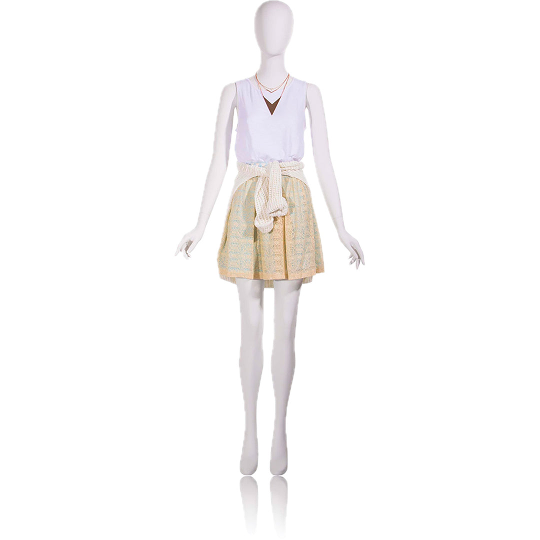 Niki - Female Mannequin - Oval Head, Arms Behind Back